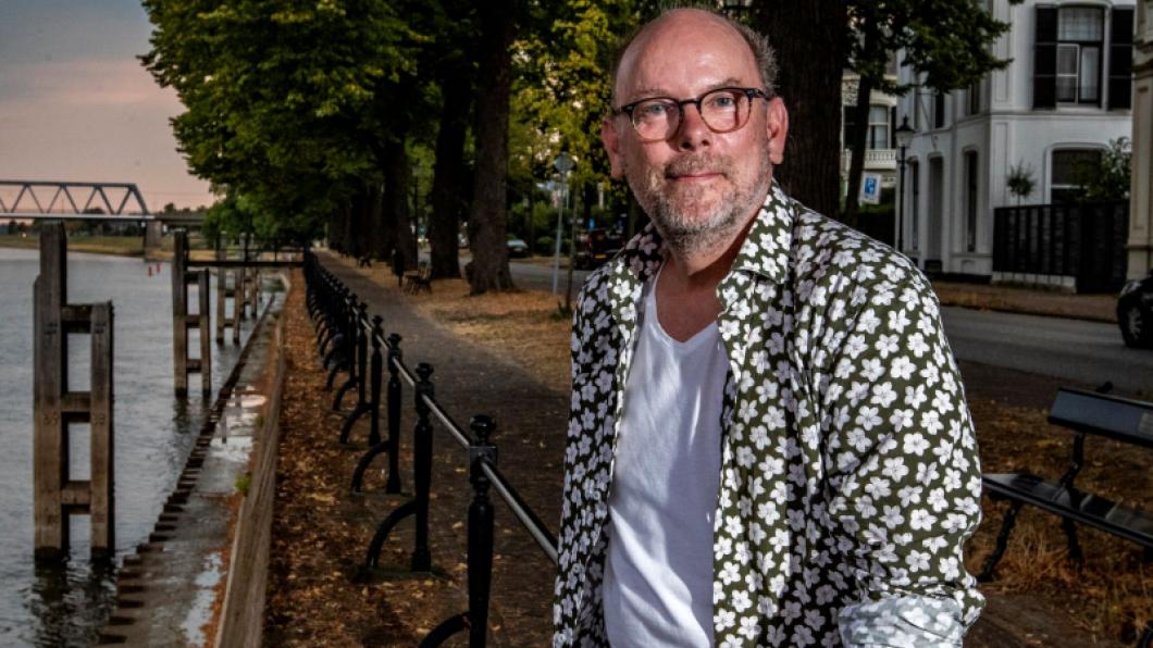 Tjeerd van der Meulen zoekt verkoeling onder de bomen